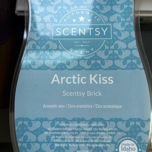 Scentsy Arctic Kiss Scented Wax Brick - Cool Blue
